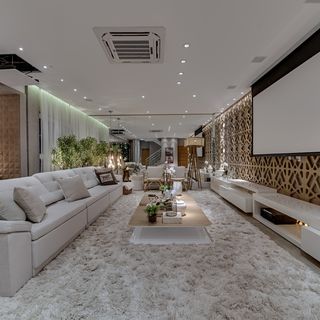Decoração Sala de Estar Tapete de pelinho branco e móveis planejados carlafelippi 163000